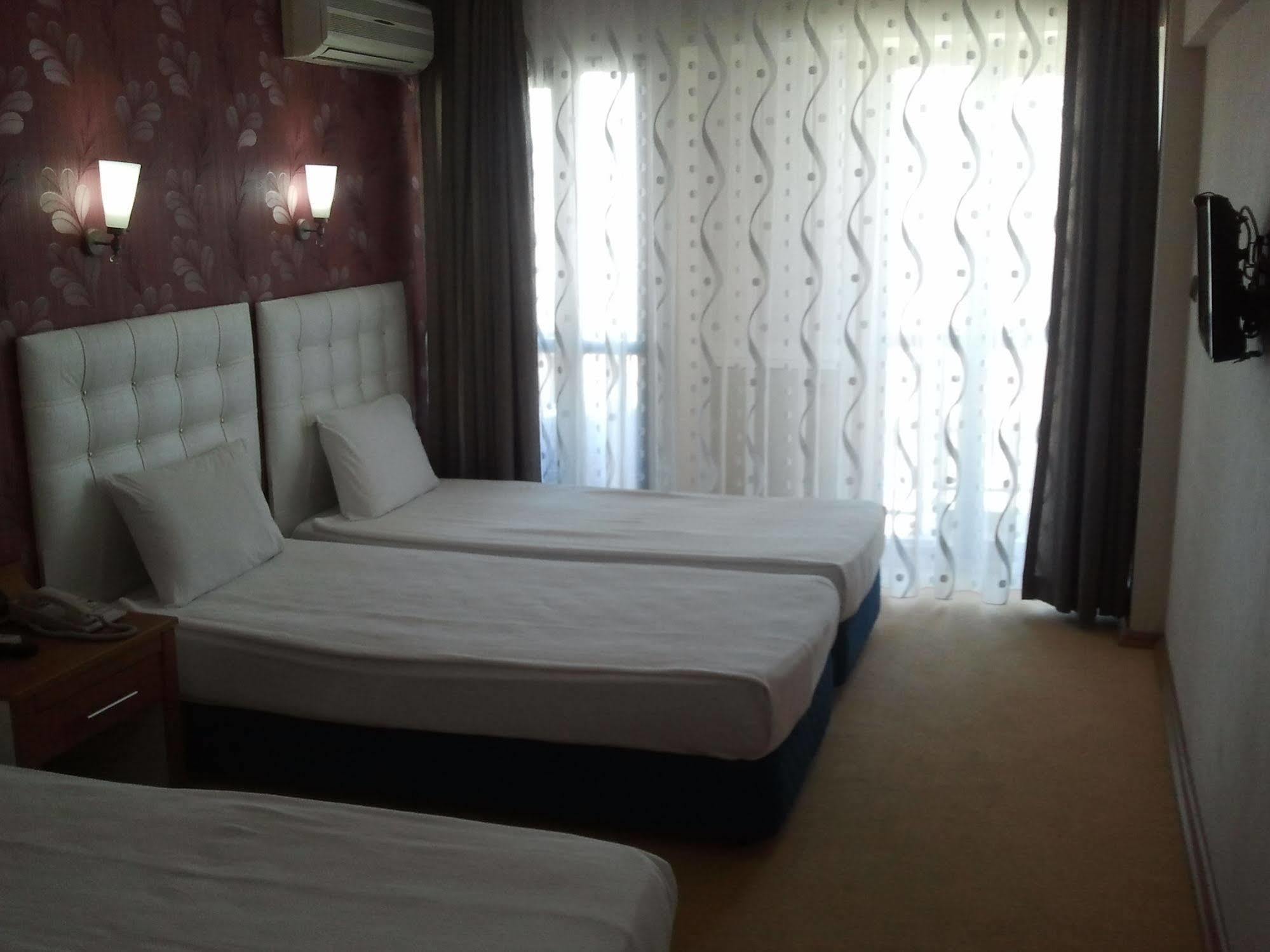 Hotel Kocaman Ізмір Екстер'єр фото