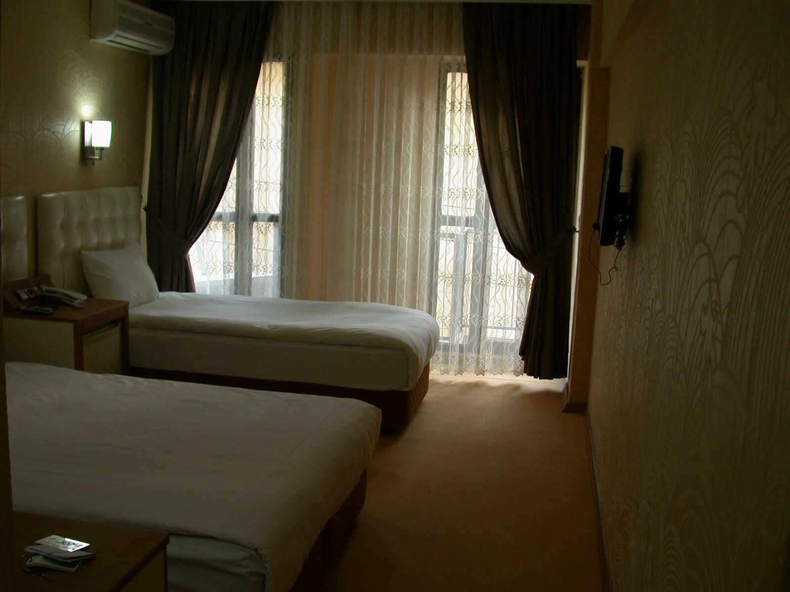 Hotel Kocaman Ізмір Екстер'єр фото