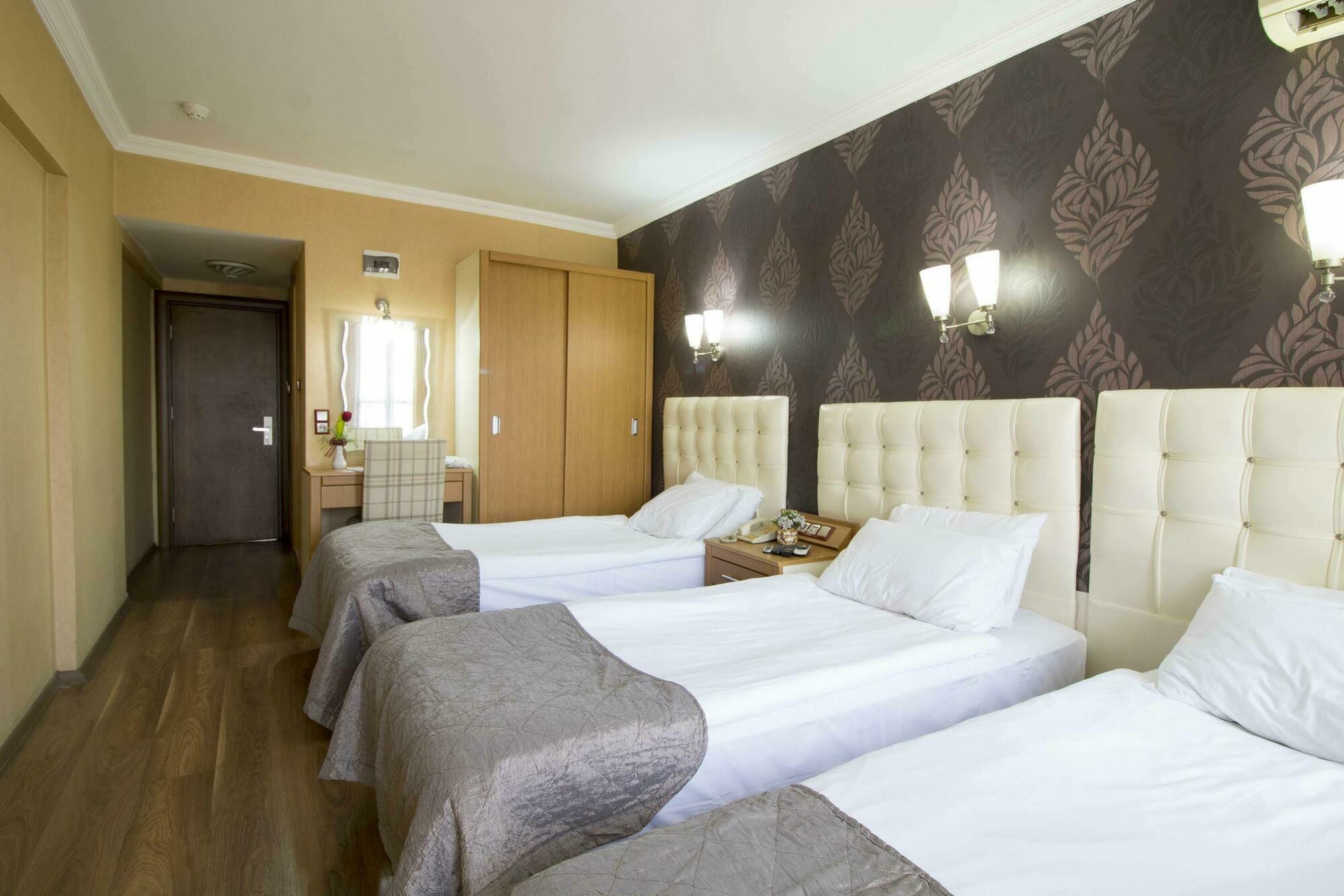 Hotel Kocaman Ізмір Екстер'єр фото